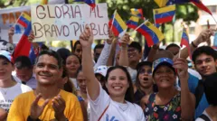 La oposición en Venezuela realiza las primeras manifestaciones tras el doble sismo y al cumplirse dos años de las elecciones presidenciales de 2024