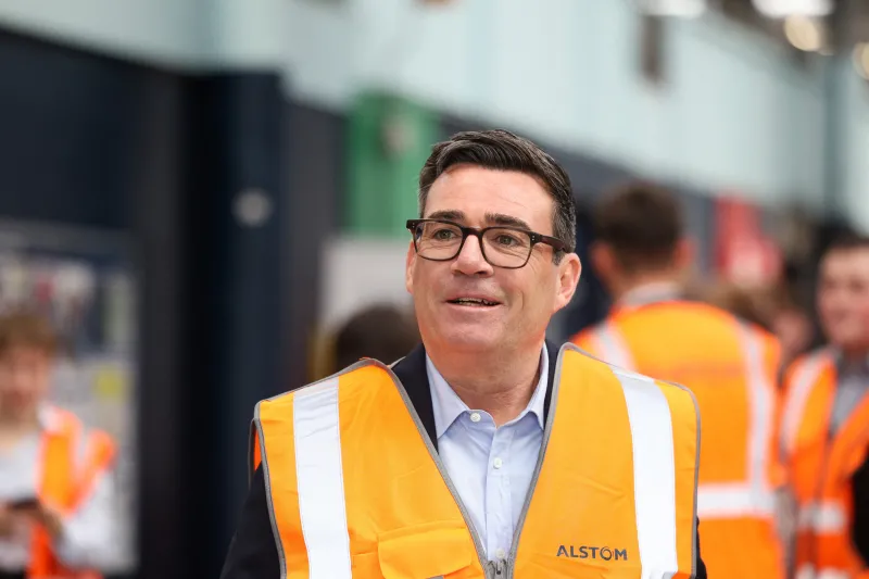 Andy Burnham pone a los laboristas al frente de las encuestas del Reino Unido en solo una semana