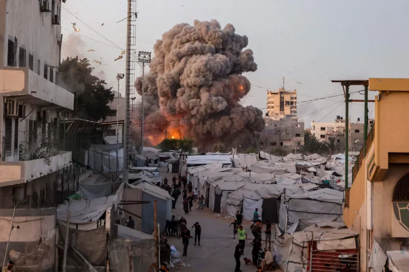 Israel ataca la mezquita Al Muttaquin en Gaza