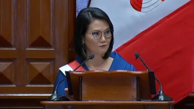Keiko Fujimori se posesiona como nueva presidenta de Perú