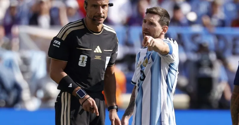 El árbitro de la final del Mundial rompió el silencio tras su retiro profesional: defendió su actuación y habló sobre su charla con Messi