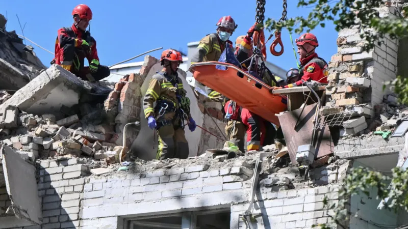 Al menos nueve personas muertas, incluidos tres niños, en nuevos ataques rusos contra Ucrania