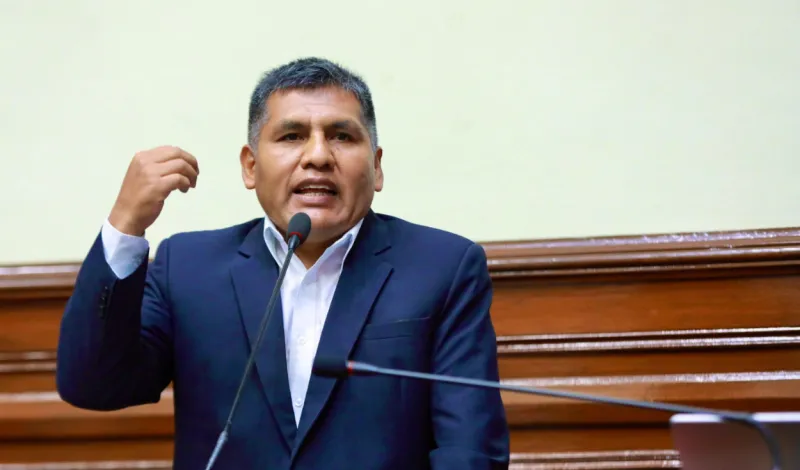 Jaime Quito alerta sobre pedido de facultades del Ejecutivo: "Pretenden quitar derechos laborales"