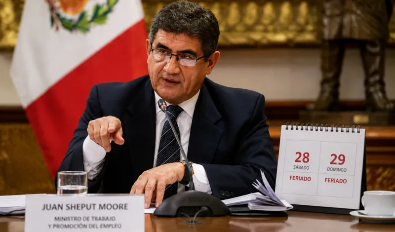 Ministro de Trabajo niega reducción de los feriados nacionales, pero proyecto del Ejecutivo plantea revisarlos