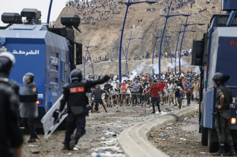 Estados Unidos considera lo de Ceuta un "incidente inaceptable" y una "flagrante violación de soberanía", pero culpa a las políticas de Sánchez