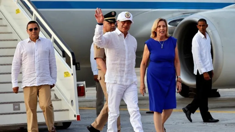 Petro visita la "agredida" Cuba: ¿qué representa su último viaje oficial como presidente de Colombia?