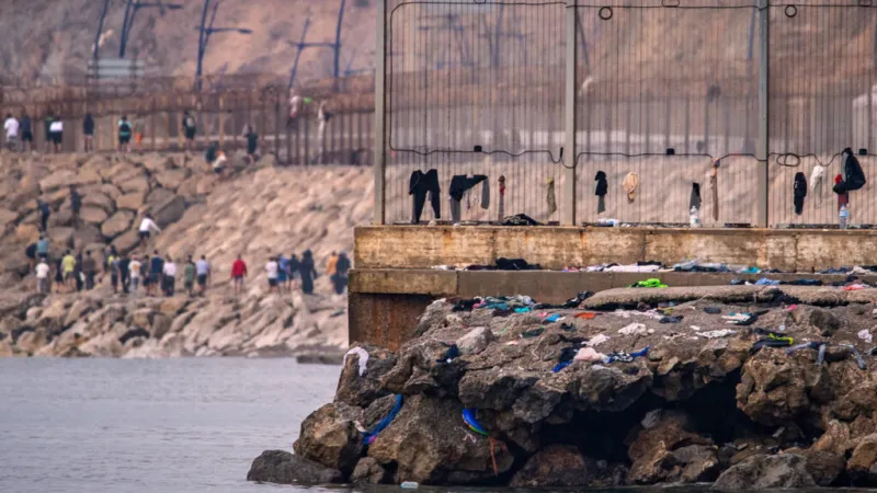 Crisis migratoria en Ceuta: Sánchez llama "egoístas" a gobiernos europeos y pide una reunión a la UE