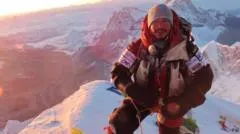 Muere en una avalancha Nirmal Purja, el alpinista que conquistó las 14 montañas más altas del mundo