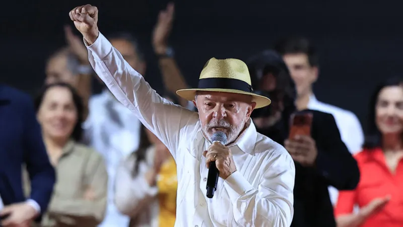 Lula da Silva desafía la vejez y promete más gasto en defensa al lanzarse por su reelección en Brasil