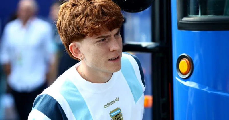 "Mediocampista polivalente": Valentín Barco firmó con Chelsea y vuelve a la Premier League como un jugador diferente al que llegó de Boca