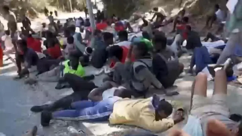 España devuelve a Marruecos la mayoría de migrantes que lograron llegar a Ceuta