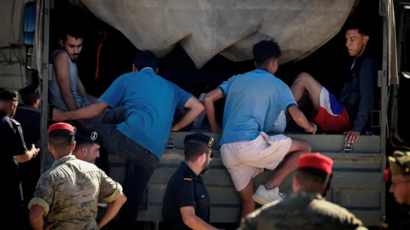 ¿Mafias o algo más?: abren diligencias para investigar crisis de migrantes en Ceuta, en medio de dudas sobre Marruecos