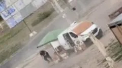 "Safari humano": el video que muestra cómo un dron ruso persigue a un vendedor ambulante ucraniano