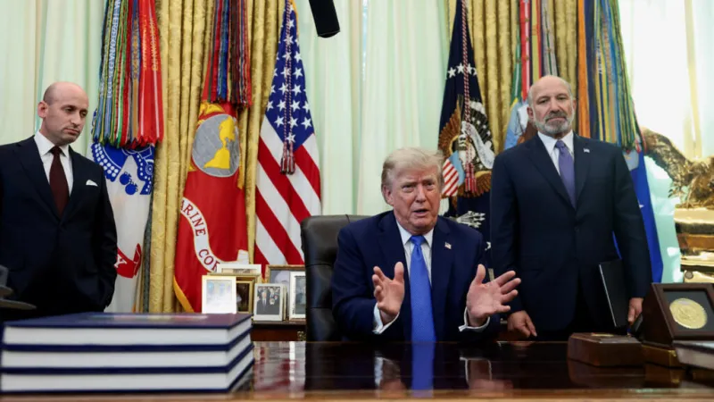Trump firma decretos para limitar ciudadanía por nacimiento: ¿qué efecto puede tener tras el bloqueo del Supremo?
