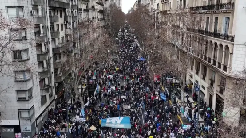 Manifestaciones en Argentina en contra de proyecto de ley a favor de la propiedad privada