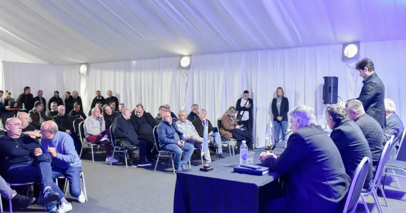 Tras el revés judicial, la AFA de Tapia y Toviggino montó una carpa y organizó un acto en la cuestionada sede de Pilar