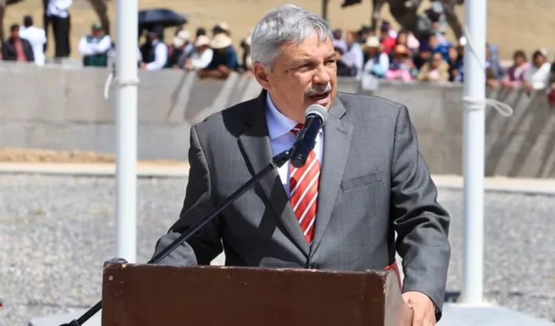 Abuchean a Alberto Beingolea durante conmemoración por la Batalla de Junín