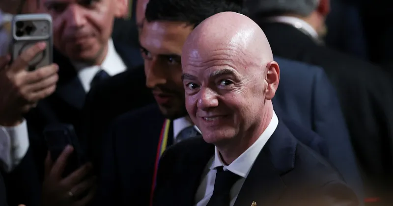 La FIFA salió a blindar a Infantino en medio de la crisis y advirtió que no tolerará maniobras para desplazarlo