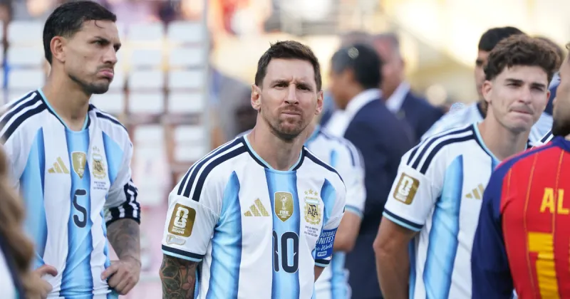 Leandro Paredes anunció que parte de la Selección Argentina acompañará a Messi en Rosario por la muerte de su papá: "Le va a hacer bien"