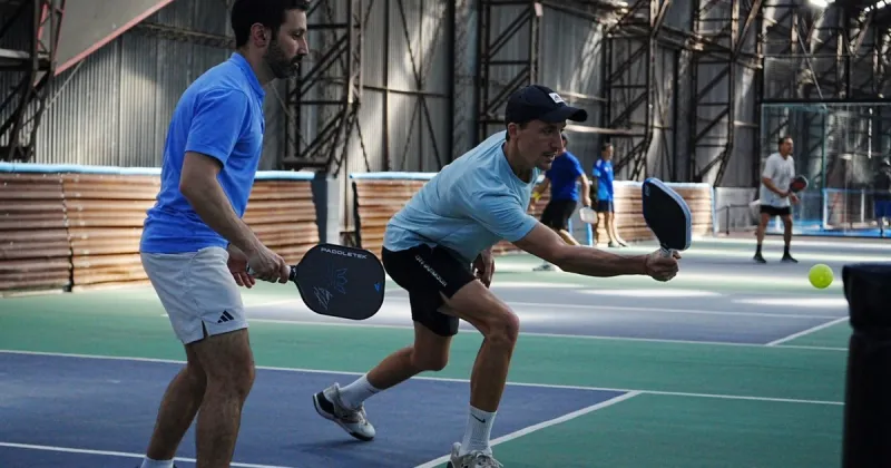 Es psicólogo, jugará el Mundial de pickleball para Argentina y vende rifas para poder viajar a Vietnam