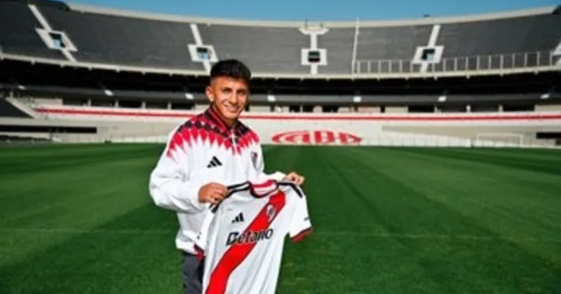 Bronca en River: Chiqui Tapia intentó boicotear el pase de Thiago Almada y le sugirió que jugara en Boca