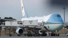 Trump se escondió en un contenedor de comida para cambiar de avión en secreto tras la cumbre de la OTAN en Turquía, según medios en EE.UU.