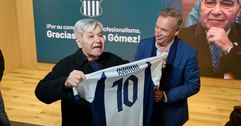Emotivo homenaje de Talleres de Córdoba a un periodista de Clarín por su trayectoria