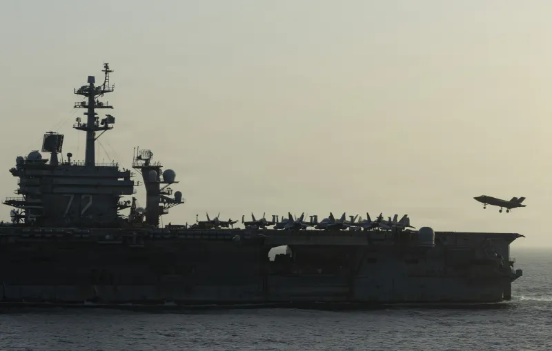 El infierno del USS Lincoln: insalubridad, falta de comida fresca y desesperación en la joya de la Marina de EEUU