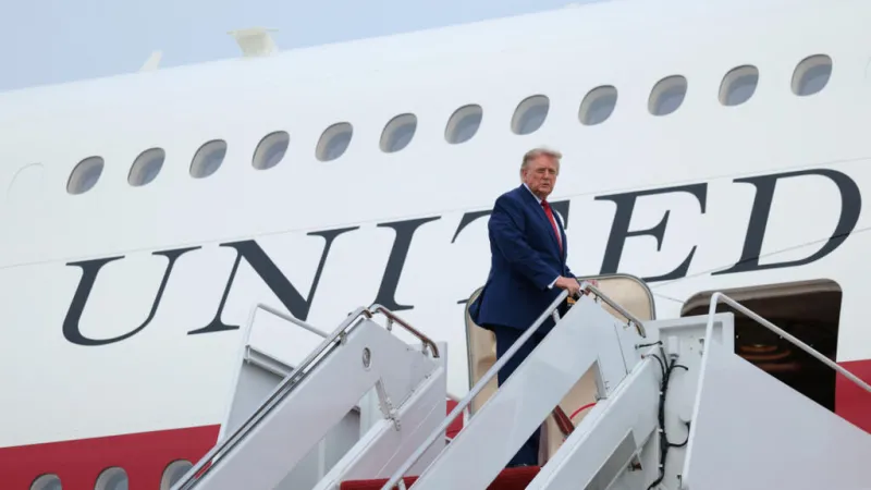 El cambio de avión en secreto: ¿por qué la maniobra para proteger a Trump genera interrogantes de seguridad?