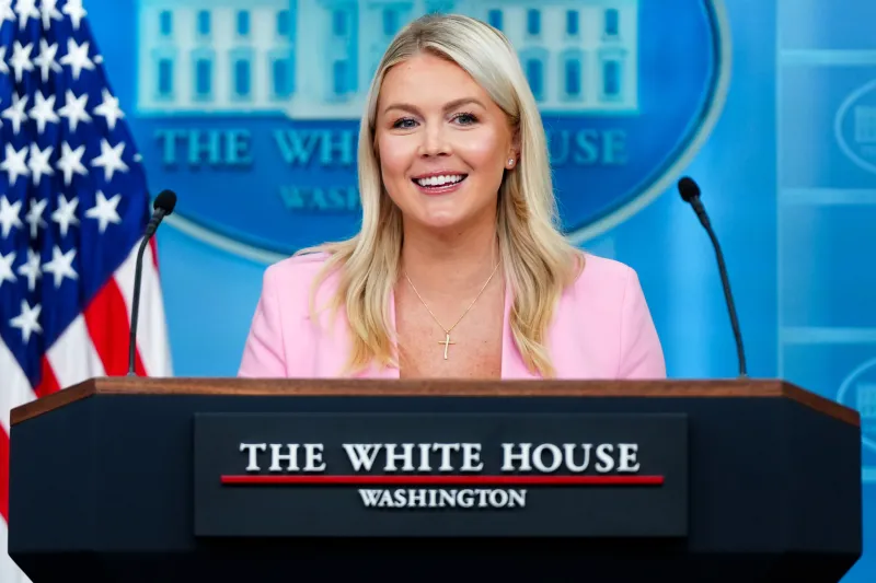Donald Trump anuncia la salida de Karoline Leavitt, su polémica secretaria de prensa
