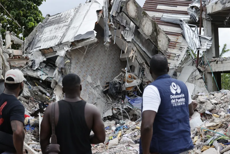 Aumentan a 265 los muertos por el terremoto de Colombia que "sólo" aceptará la ayuda de cuatro países
