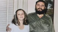 "Una vez me regaló un muñeco vestido de él mismo": Alina Fernández, la hija rebelde de Fidel Castro, el hombre al que nunca quiso llamar papá