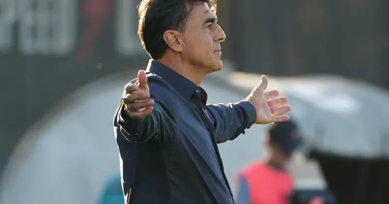 Independiente decidió echar a Gustavo Quinteros: la danza de nombres para sucederlo