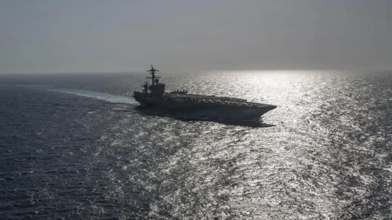 ¿Qué está pasando en el USS Abraham Lincoln? La alarma por las condiciones de sus 5.000 tripulantes