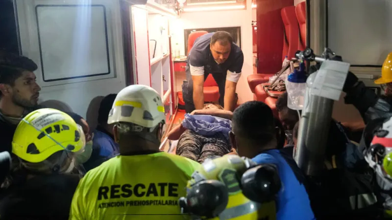 Entre el dolor y el renacer: cinco historias entre los escombros del terremoto en Colombia