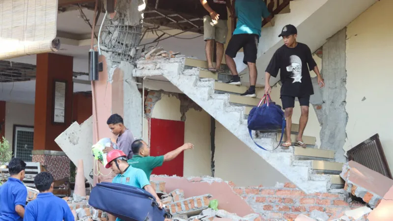 Terremoto en Indonesia: al menos 51 muertos y miles de evacuados esperan ayuda