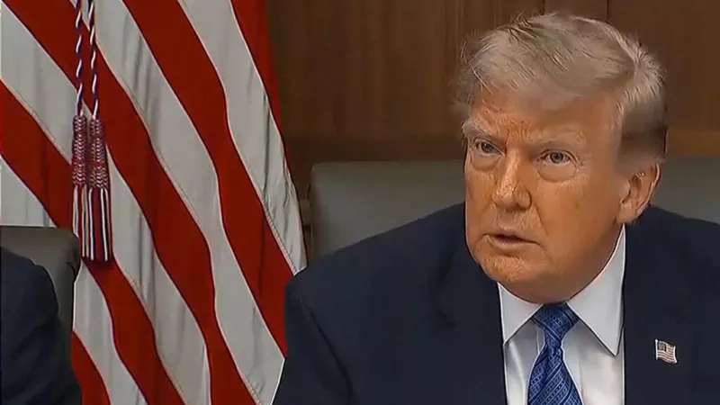 Trump amenaza con atacar Omán por negociar el control de Ormuz con Irán
