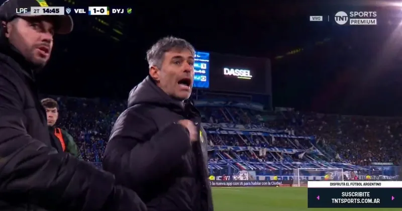 Guillermo Barros Schelotto tomó del cuello a Vaccari y se agarraron a piñas: bochornoso final en Vélez vs Defensa y Justicia