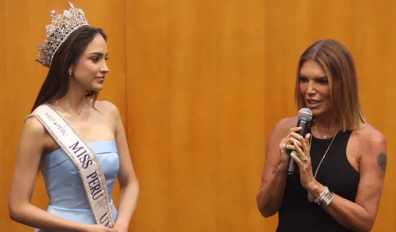 Luren Márquez se emociona al agradecer a Jessica Newton por devolverle la corona y el título del Miss Perú 2026: “Soy humana”