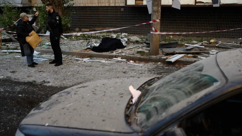 Ataques masivos rusos contra Kiev dejan al menos nueve muertos