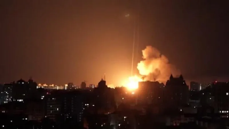 Rusia ataca fábrica de armamento en medio de su ofensiva con drones y misiles contra Kiev