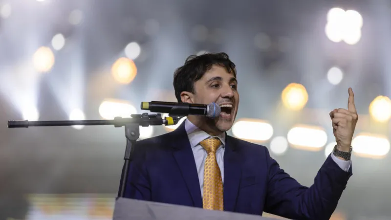 "Arrestar o matar”: Renan Santos, el candidato antisistema que confronta a Lula y a Flávio Bolsonaro