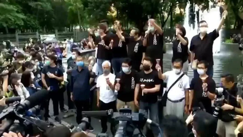 Hong Kong declara culpables de incitación a la subversión a dos activistas
