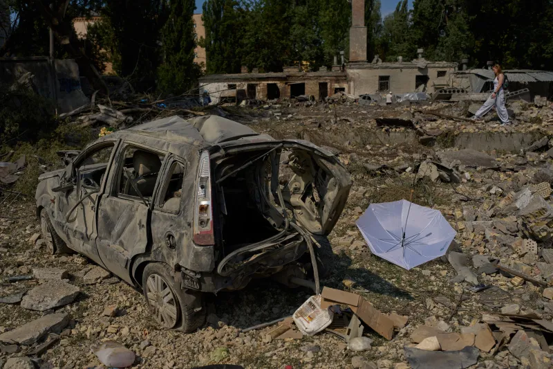 Al menos cinco muertos en dos ataques rusos en Kiev y en la región de Mikolaiv