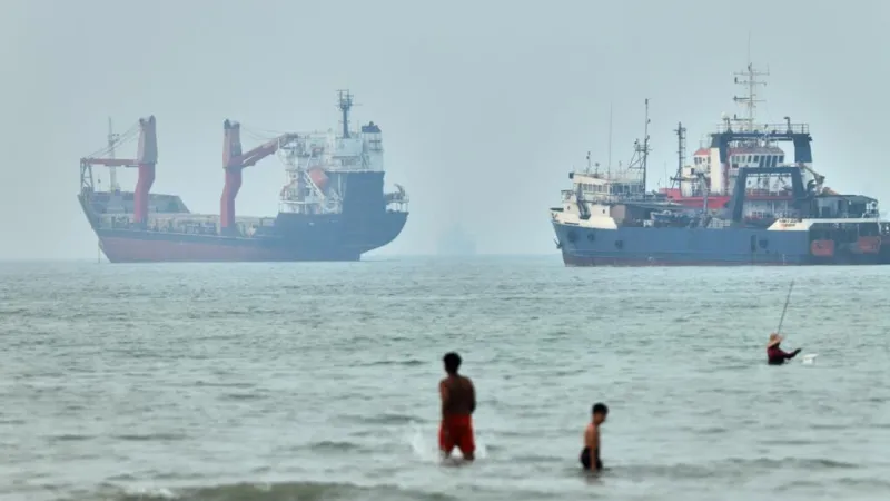 En directo: Irán permite el paso de varios petroleros iraquíes por el estrecho de Ormuz