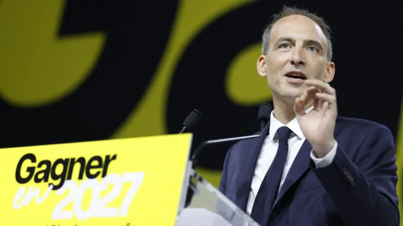 ¿Cómo se acomoda la izquierda para las elecciones en Francia con el desafío de Glucksmann a Mélenchon?