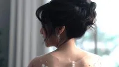 Los hombres solitarios chinos que son engañados con novias falsas por agencias matrimoniales