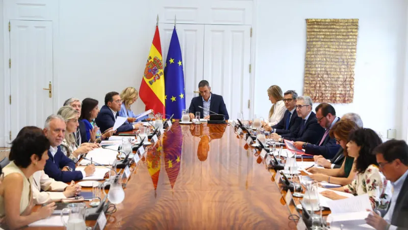 España aprueba dos anteproyectos para reformar sus leyes de asilo y extranjería en plena crisis migratoria en Ceuta