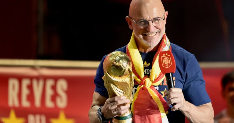 Luis de la Fuente habló de la sanción de la FIFA a la Selección y reveló su charla con Scaloni: "Nuestros jugadores fueron las víctimas"