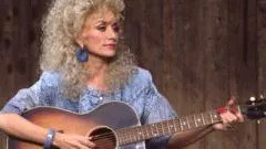 De Jolene a I Will Always Love You: cómo contó Dolly Parton la historia de su vida a través de 6 canciones icónicas
